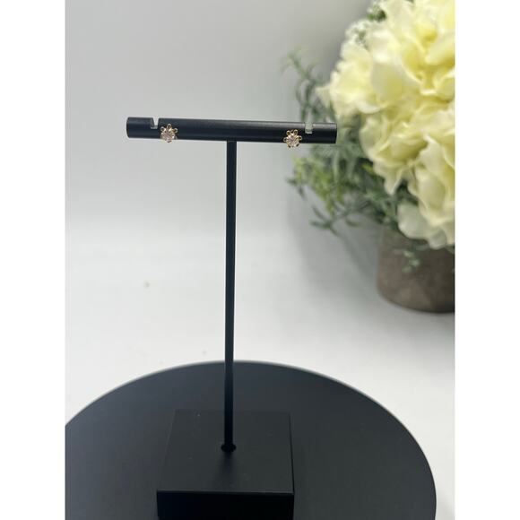 Yellow Gold 14K light Citrine Quartz 3mm Buttercup Flower Stud Earrings - Picture 2 of 12